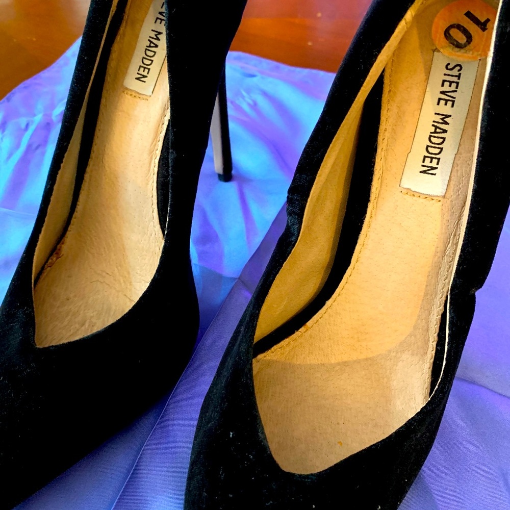 Suede pumps
